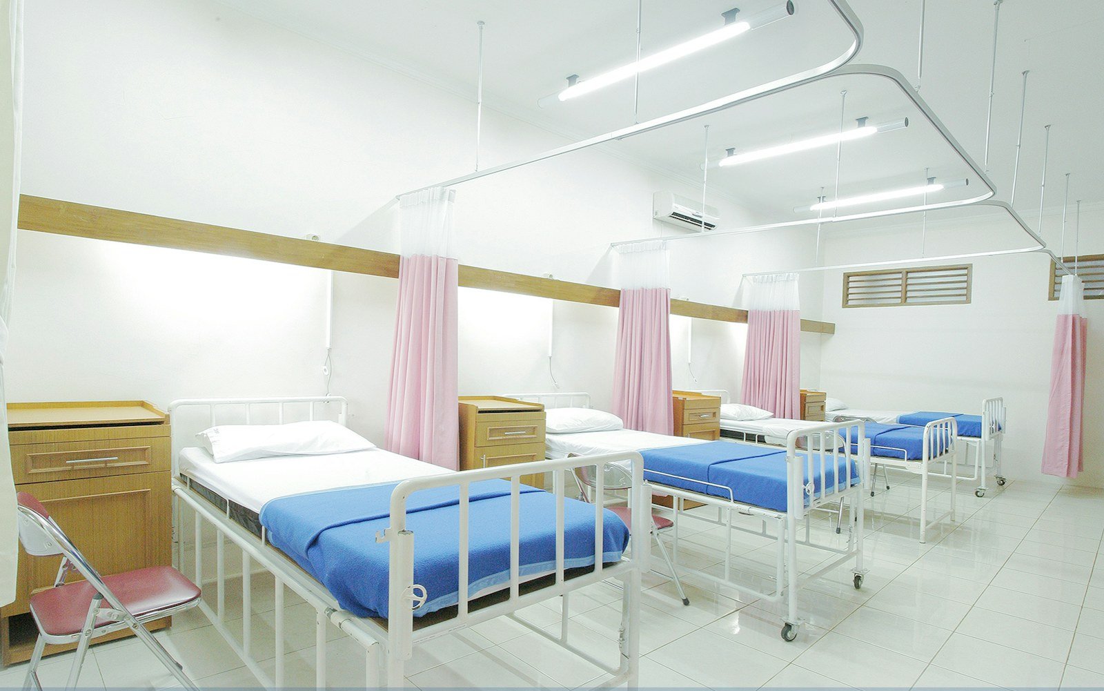 Bright modern hospital care environment